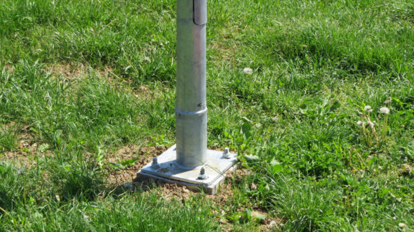 Horganyzott acél lámpaoszlop 4 méter+ 40W napelemes LED utcai világítás+ alapvasalat szett beépített akkumulátorral - Image 5
